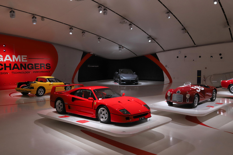 De Bolonha: Viagem ao Museu da Ferrari com ingressos e almoçoTour de Bolonha