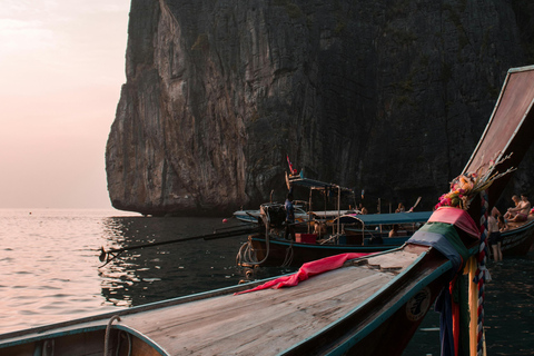 Phi Phi: halve dag privé longtailboot naar Maya Bay