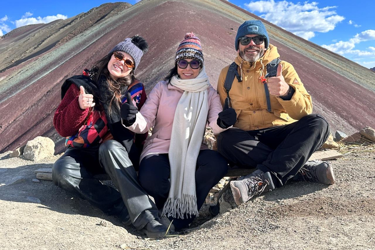 Excursion en quad à la Vallée Rouge et à la Montagne Arc-en-ciel avec repasExcursion en quad double avec petit-déjeuner et déjeuner
