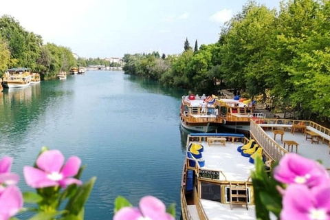 Alanya: riviercruise met bezoek aan de Manavgat-waterval en bazaarBijeenkomst op de locatie