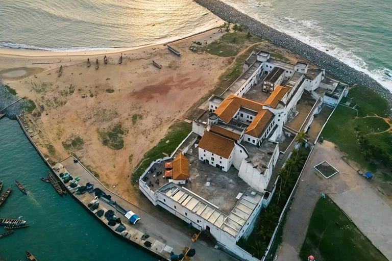 From Lagos: Ghana Castles & Kakum Park with Local Tour Guide