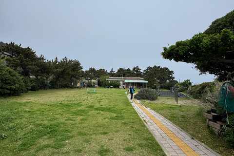 Jeju: Biyangdo Island Ferry Ride, Hike, and Lunch