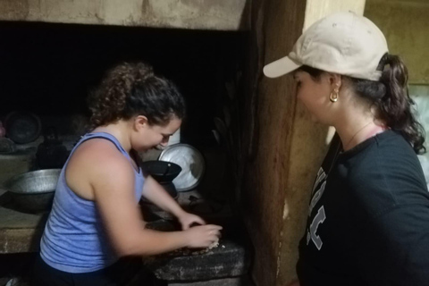 Kandy: Knuckles Mountain Range Full-Day Hike with Lunch