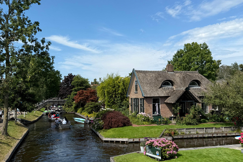 From Amsterdam: Giethoorn Small Group Tour with Boat Ride