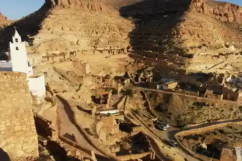 From Djerba: Tataouine, Chenini and Berber Villages Day Trip