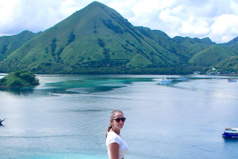 Labuan Bajo: 6 Island Komodo Speedboat Day Trip & Snorkeling
