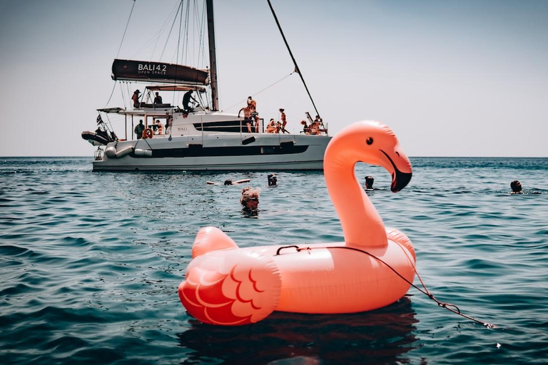 Rethymno: Sailing Catamaran Cruise with Meal & Drinks Rethymno: Luxury Catamaran Cruise with Meal & Drinks