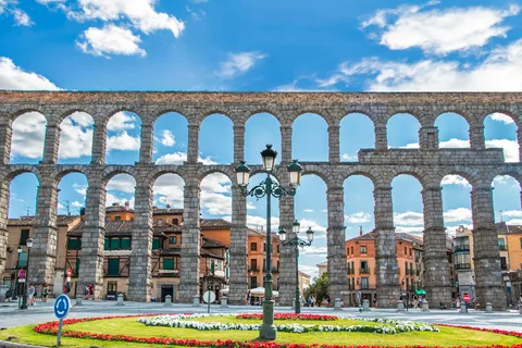 Segovia - Rundtur i gamla stan inklusive slottsbesök