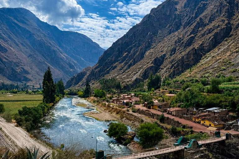 From Ollantaytambo: Sun Gate & Cachicata Quarries Hike