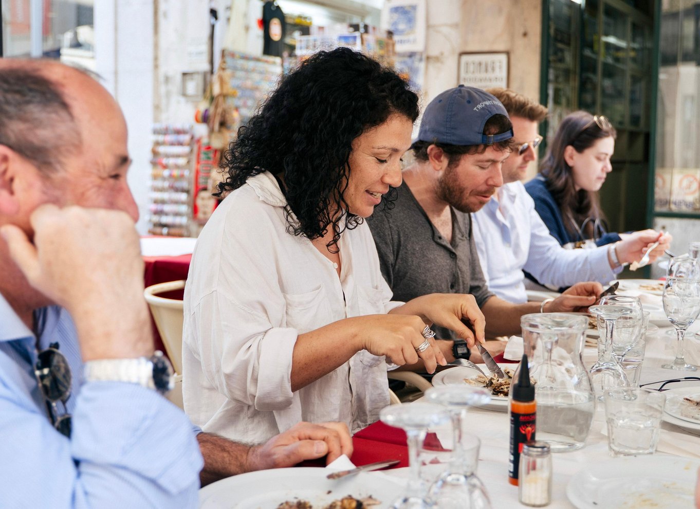 Spis og gå gennem Lissabon: En lokal mad- og vinoplevelse