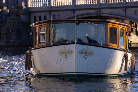 Amsterdã: cruzeiro de 2 horas pelo canal, incluindo opção de lanches e bebidas holandesasCruzeiro de 2 horas pelo canal, incluindo lanches holandeses e bebidas + guia