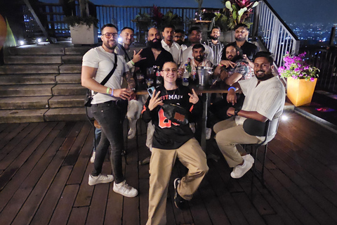 Medellín: Poblado Rooftops and Local Clubs Tour with Shots