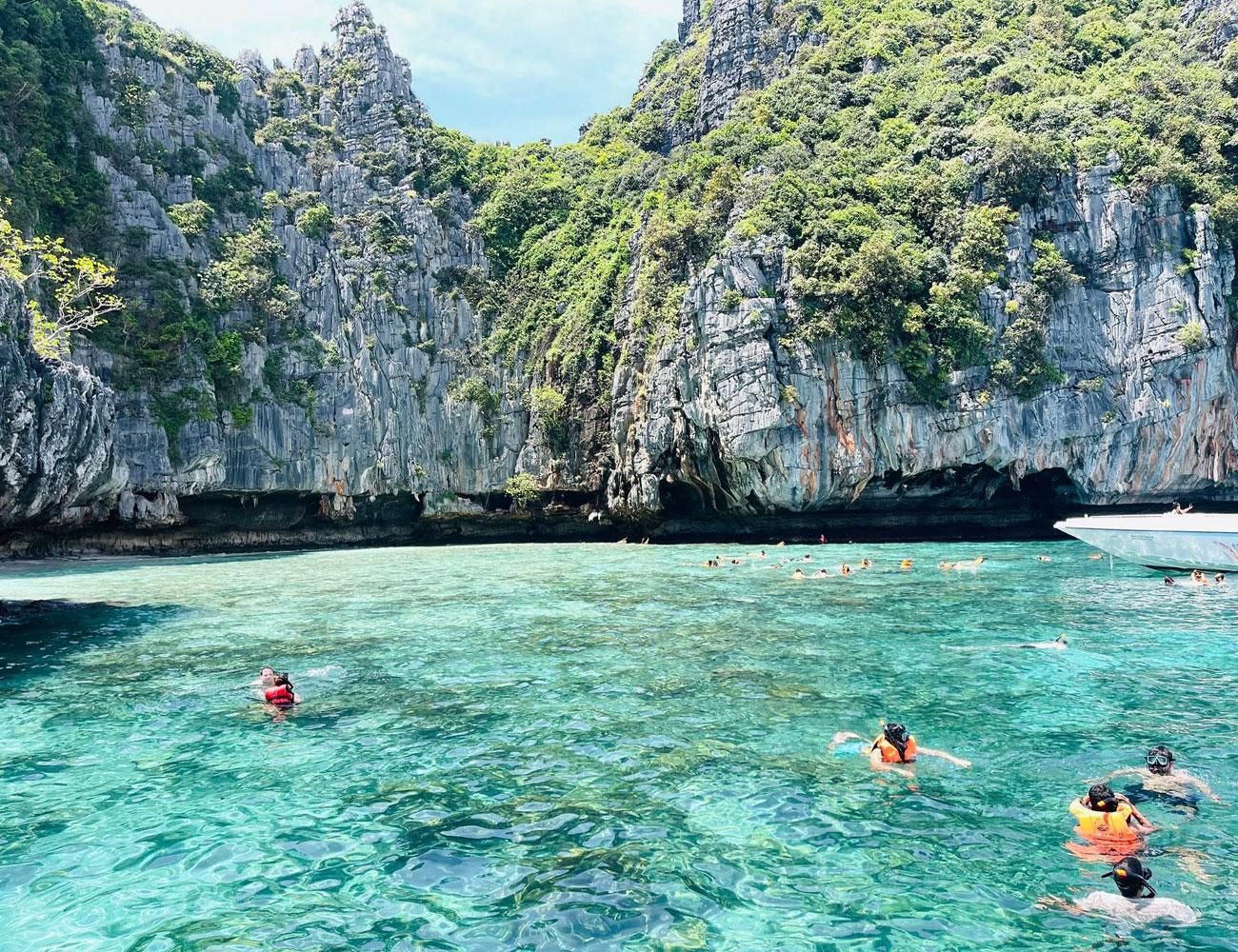 Privates Luxus-Schnellboot zu den Phi Phi Inseln