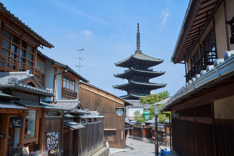 Kyoto: Throw Your Original Dish on Pottery Wheel