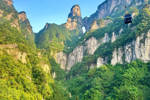 From Zhangjiajie: Tianmen Mountain Day Trip with Cable Car