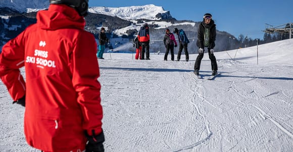 From Interlaken: 8-Hour Skiing in Grindelwald for Beginner&#39;s