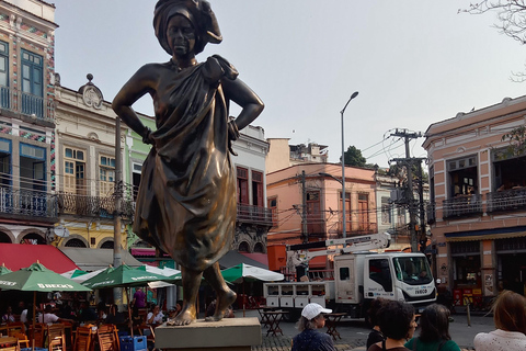 أفريقيا الصغيرة - جولة سيرًا على الأقدام من الماضي إلى المستقبلأفريقيا الصغيرة - جولة سيراً على الأ