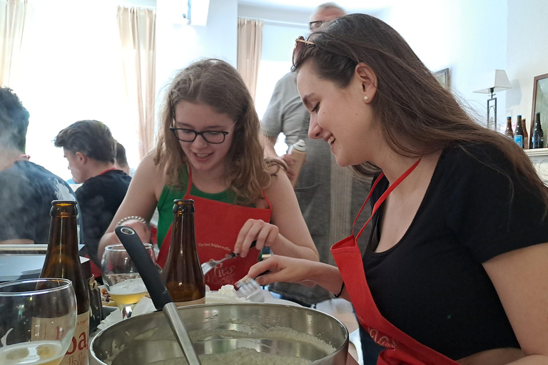 Brügge: Workshop zur Herstellung belgischer Waffeln mit BierverkostungIn Brügge Nord