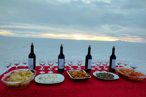 Uyuni Salt Flat: Bike Ride, Breakfast, Lunch, Sunset, Toast
