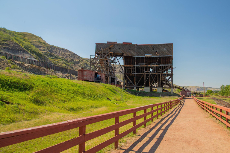 Badlands Tour: Drumheller with Museum, Hoodoos & Dinosaurs Booking Option for Summer 2026
