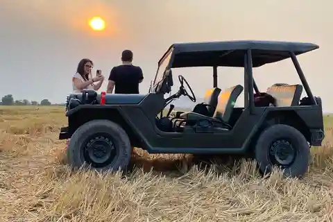 Siem Reap: Tour guiado do pôr do sol no campo em jipe