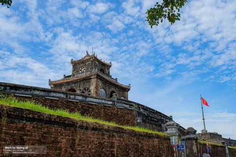 Vanuit Hue: Kleine groep/privétour Hue Keizerlijke stadsrondleidingAlleen privé auto Chauffeur &amp; vervoer