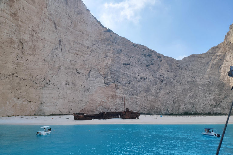 Kefalonia: Zakynthos Shipwreck & Blue Caves-Alykanas cruise