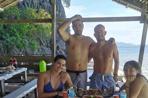 Coron: Super Ultimate Island Hopping Tour with Lunch
