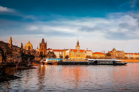 Prague: Vltava River Night Cruise with BuffetExclusive Package