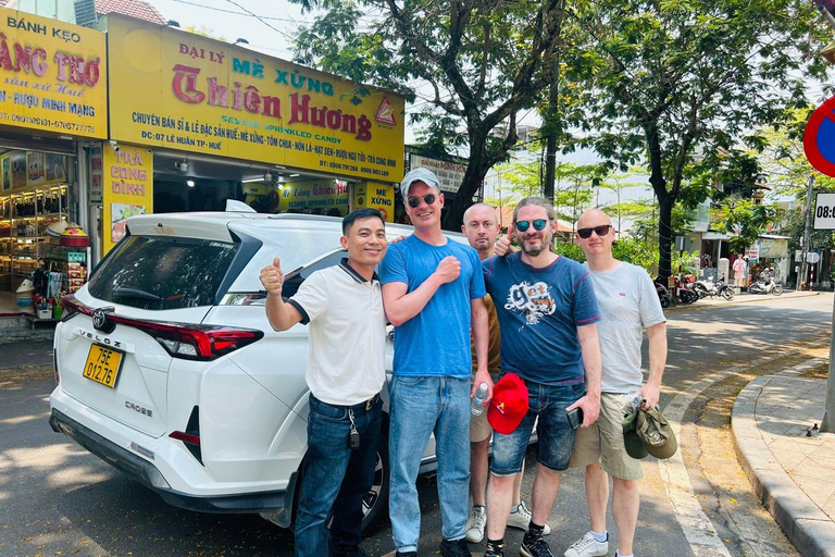 Hue Stadtführung mit privatem englischsprachigem FahrerHue Stadtführung mit dem Privatauto: Besuch von 3 Sightseeing-Plätzen