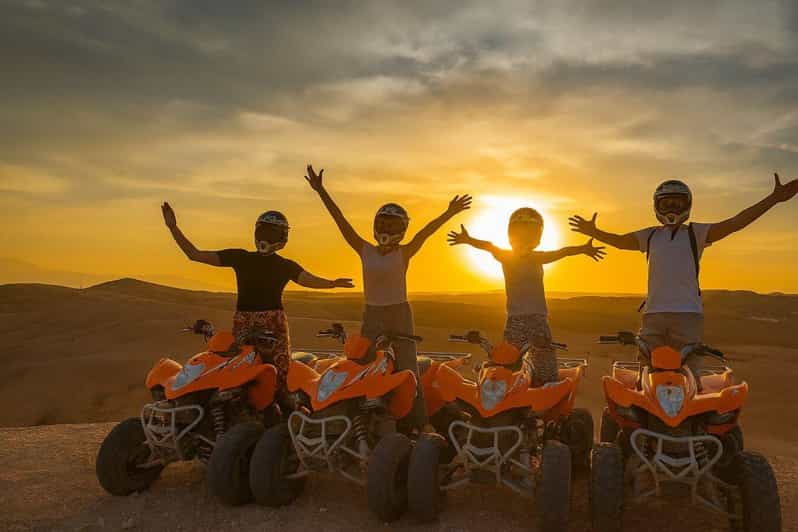 Marrakech : Quad dans le désert d'Agafay avec dîner-spectacle - quad