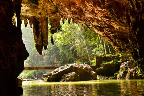 Yogyakarta : Visite de la grotte de Jomblang et de la grotte de Pindul avec déjeuner