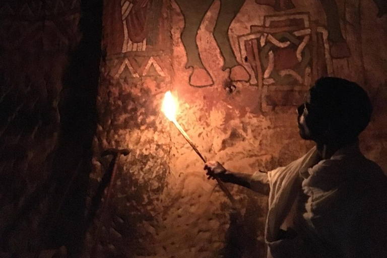 Tigray: iglesias rupestres de Gheralta, Axum y templo de YehaTigray: iglesias rupestres y montañas de Gheralta (2 días)