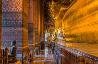 Bangkok: Tour zum Grand Palace und Wat Pho mit Abendessen und Show