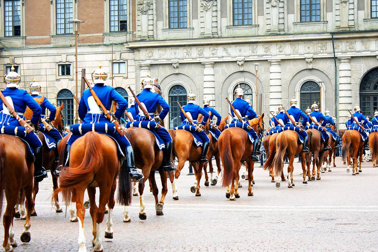 Stockholm: Royal Palace Entry & Gamla Stan Guided Tour
