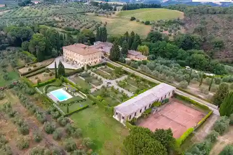 Wine Experience in an Organic Chianti Winery