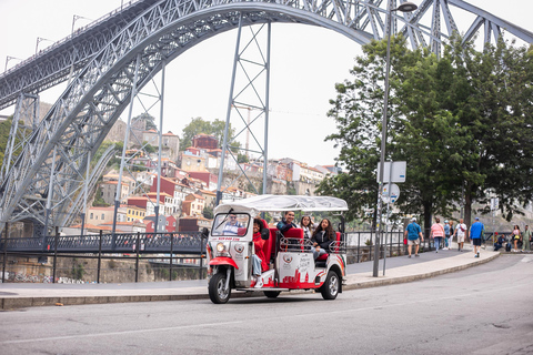 Porto: Tuk tuk-turer med vinprovningPorto: Tuktuk Tours 2h