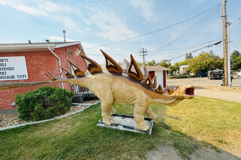 Calgary: Drumheller Day Trip with Royal Tyrrell Museum Entry