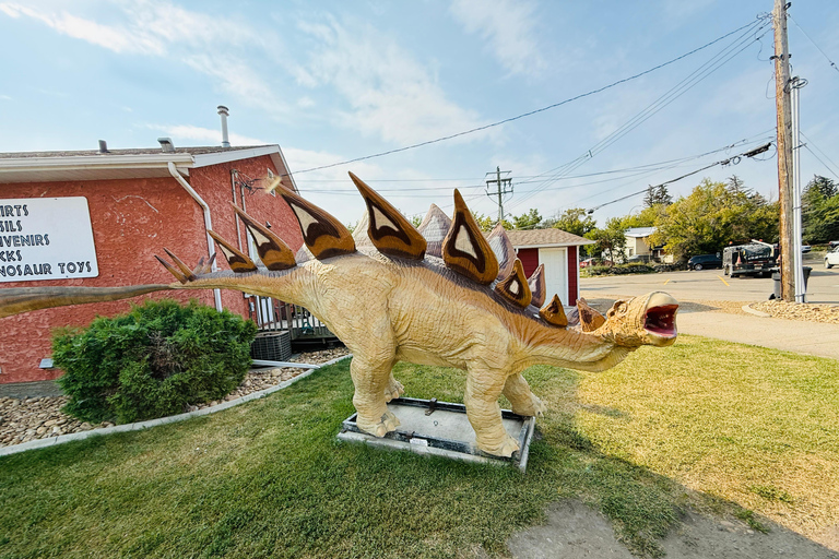 Calgary: Drumheller Day Trip with Royal Tyrrell Museum Entry