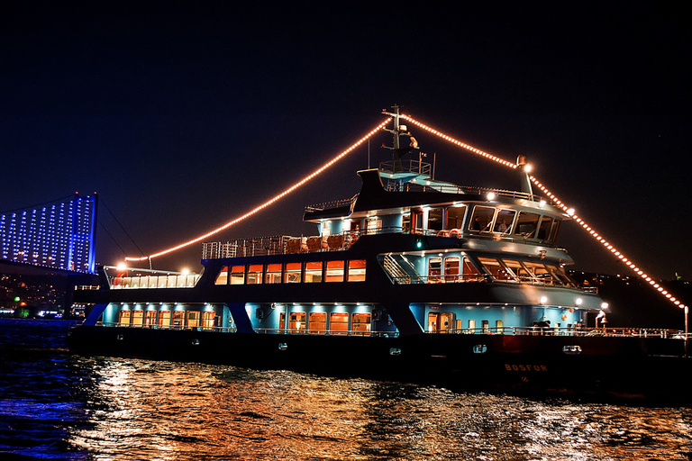 Istanbul: Bosporus Dinner Cruise mit Getränken und UnterhaltungDinner-Bootsfahrt mit Alkohol, Softdrinks &amp; Abholung