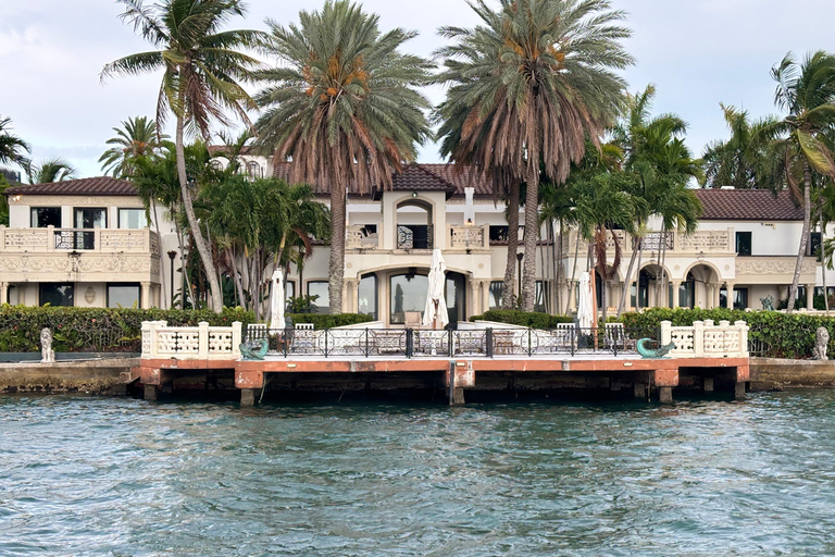 Miami: Millionaire Homes Boat Tour with Mojito Bar Onboard