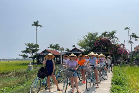 Bicicleta, paseo en barca Cam Thanh y clase de cocina en Tra Que