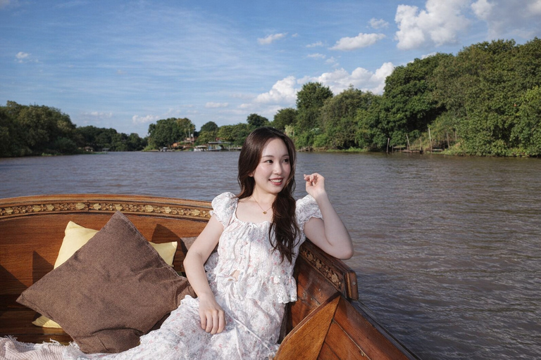 Ayutthaya: Private Boat Tour at Golden Hour Moments