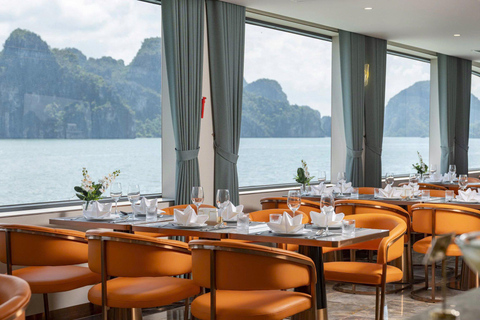 Depuis le port : la meilleure excursion dans la baie d&#039;Along sur le bateau de croisière 5 étoiles LeonaDepuis le port : la meilleure excursion dans la baie d&#039;Along sur le Leona