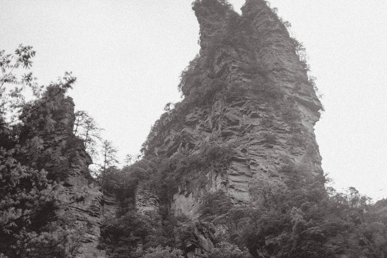 Zhangjiajie Day Tour: Avatar Mountains & Xiangxi Show
