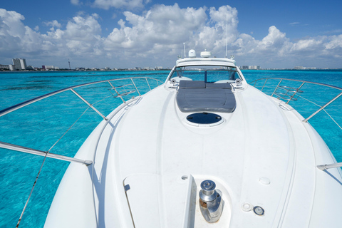 Cancun: Noleggio di uno yacht di 52 piedi* Cancun: Noleggio di uno yacht di 52 piedi