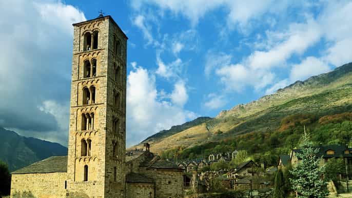 Barcelona: 3 Countries in 1 Day Small-Group Tour