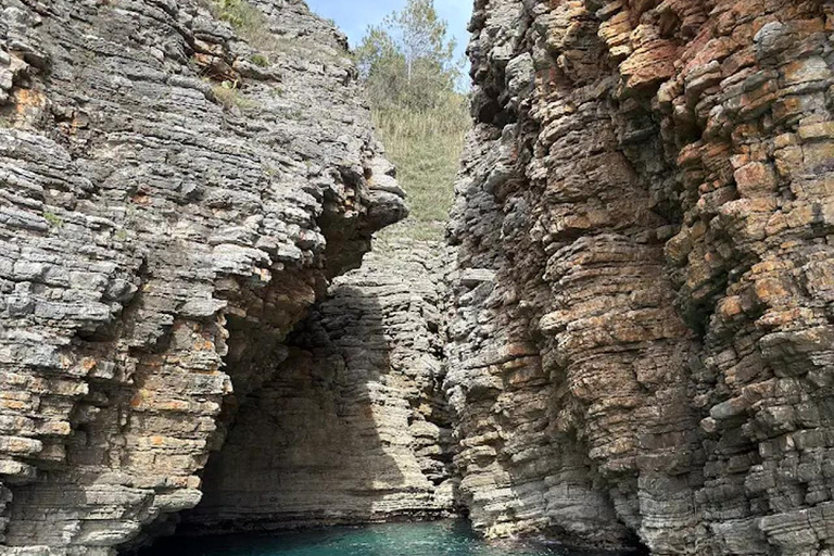 Budva: Blue Lagoon, Sveti Stefan, and Snorkeling Cruise
