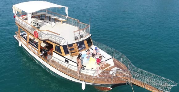 Side: Private Boat Tour with Swimming Break