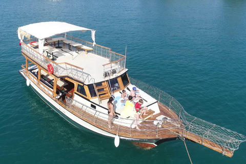 Side: Private Boat Tour with Swimming Break